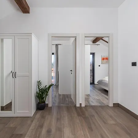 4 Bedroom Cozy In * Fužinski Benkovac