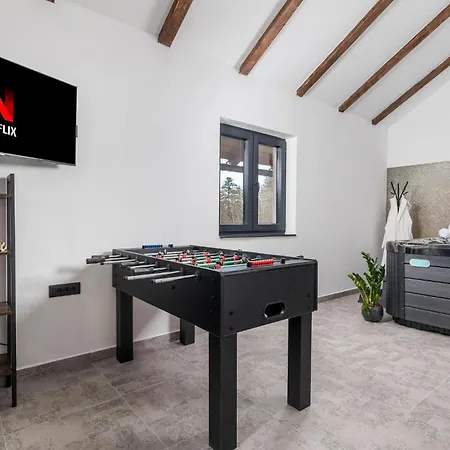 4 Bedroom Cozy In *